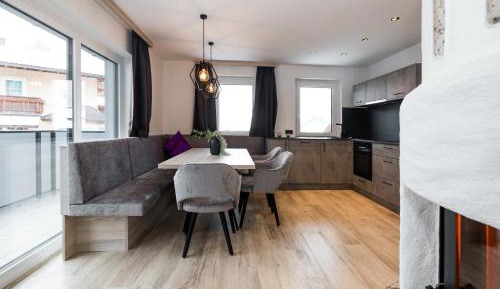 Three-Bedroom Apartment with Mountain View