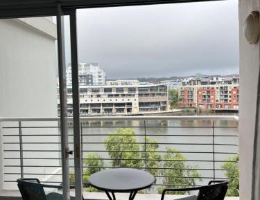 Apartment with Lake View