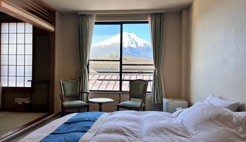 Quadruple Room with Mountain View