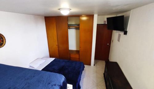Basic Triple Room with Shared Bathroom