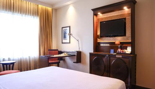 Deluxe City View Room - 1 Dbl Bed - 15% off on session of Spa, 15% off on Laundry, 15% off F&B services