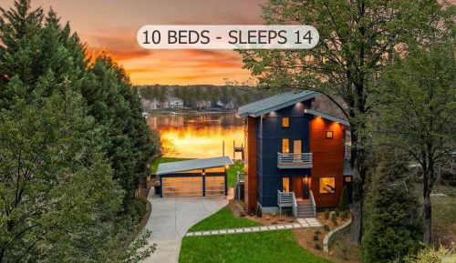 Three-Bedroom Holiday Home 