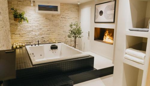 One-Bedroom Apartment with Spa Bath