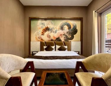 Deluxe Double or Twin Room with Balcony