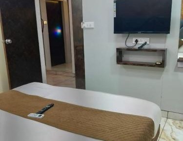 Deluxe Double Room (1 adult + 2 children)