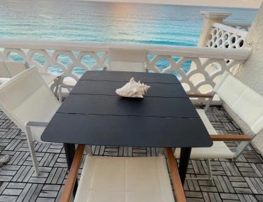 Family Room with Sea View