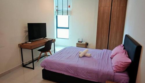 One-Bedroom Apartment with View