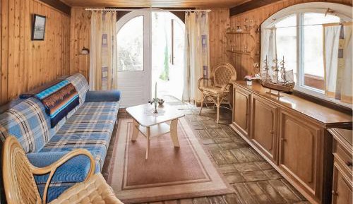 One-Bedroom Holiday Home