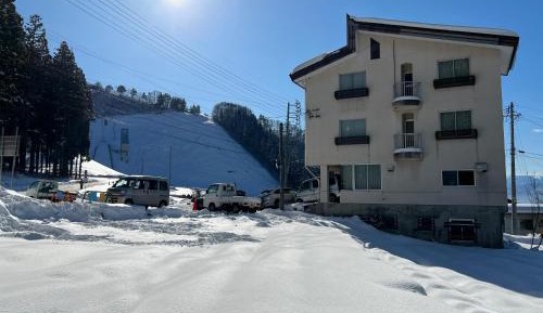 Apartment with Mountain View