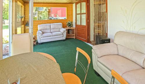 One-Bedroom Holiday Home