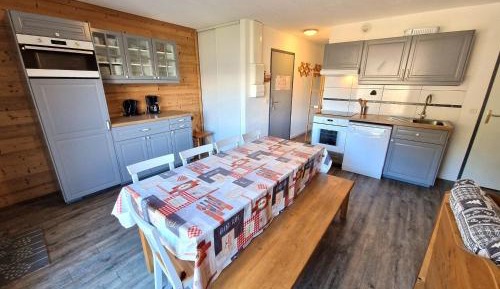 Apartment (10 Adults)