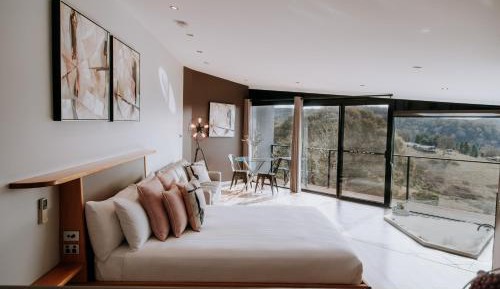 Queen Suite