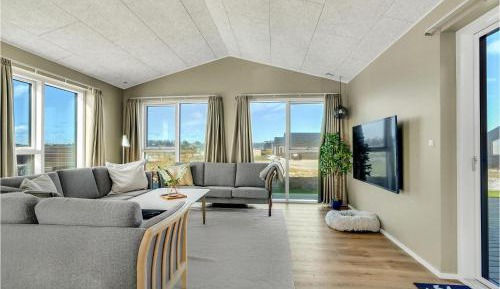 Six-Bedroom Holiday Home
