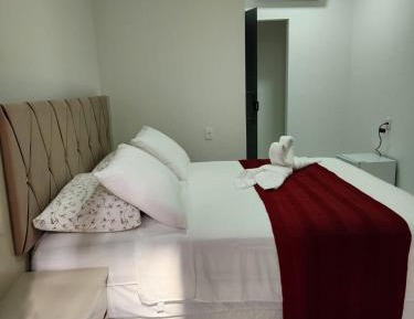 Deluxe Queen Suite