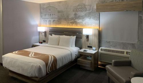 Deluxe Queen Room