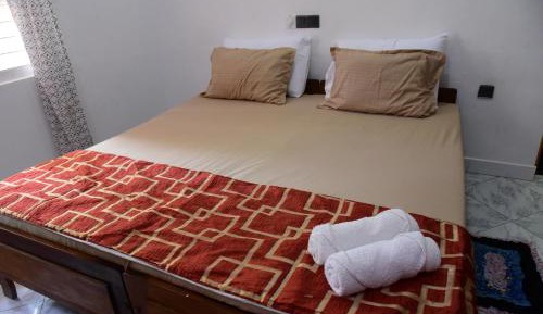 Deluxe Double Room (2 Adults + 1 Child)