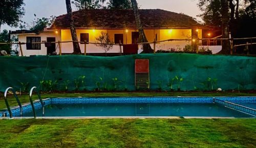 Three-Bedroom Holiday Home 