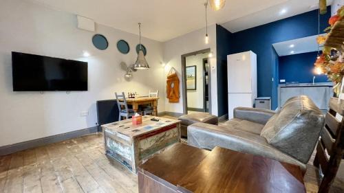 Deluxe One-Bedroom Apartment with Garden View