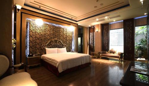 King Room with Spa Bath