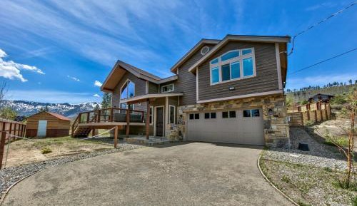 Five-Bedroom Holiday Home