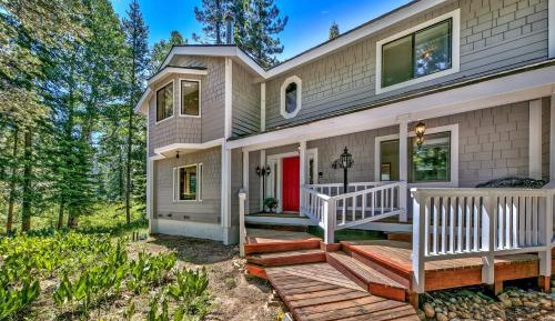 Four-Bedroom Holiday Home