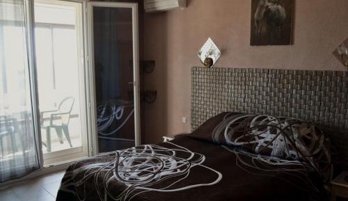 Premium Double Room with bathroom, balcony and sea view