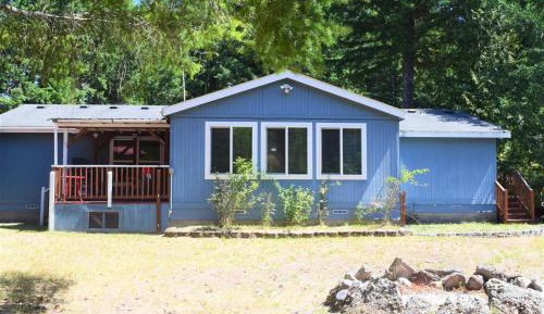 Three-Bedroom Holiday Home 