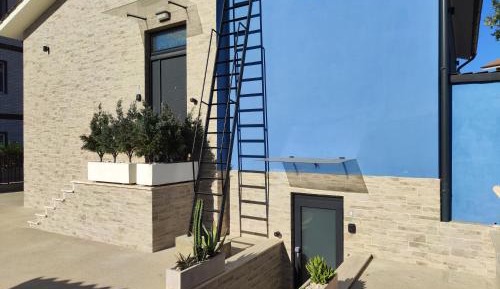 One-Bedroom House