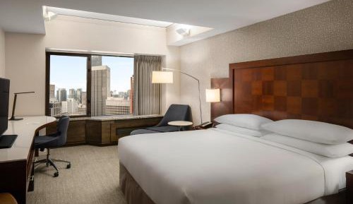 Club King Room with City View