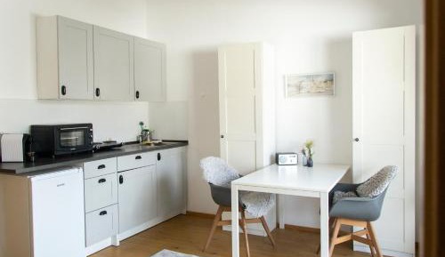 Apartment with Mountain View