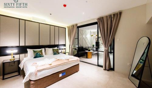Deluxe Suite with Spa Bath