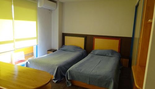 One-Bedroom Deluxe Apartment