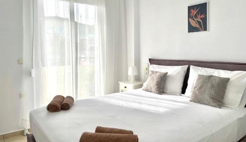 One-Bedroom Apartment with Balcony