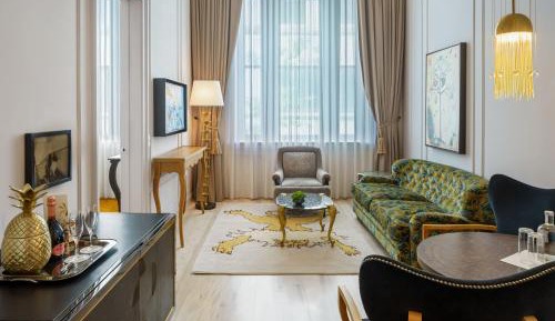One-Bedroom King Suite