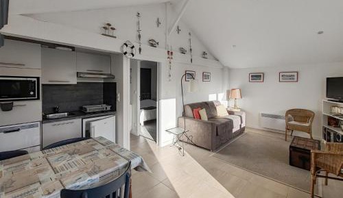 One-Bedroom Holiday Home