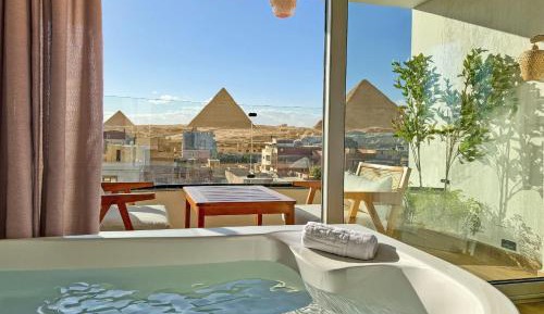 Deluxe Suite with Spa Bath