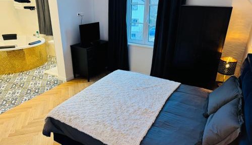 Suite with Spa Bath