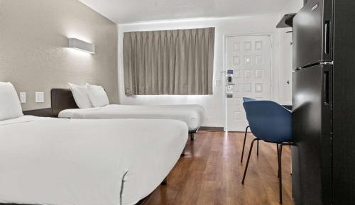 Queen Room with Two Queen Beds - Non-Smoking