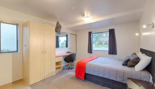 Superior Queen Studio with Spa Bath