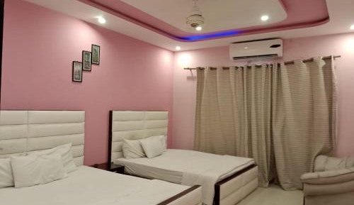 Deluxe Family Room