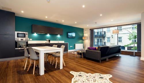 Deluxe Apartment