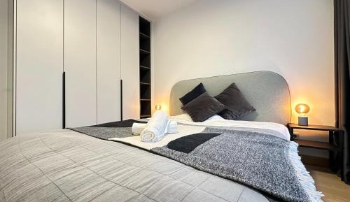 Three-Bedroom Apartment with Balcony