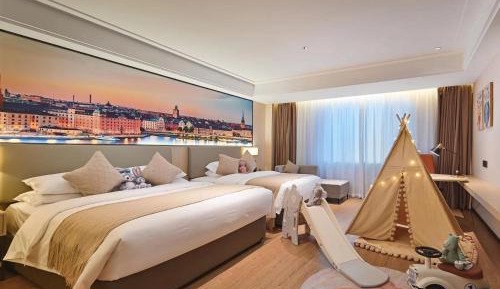 Deluxe Family Room