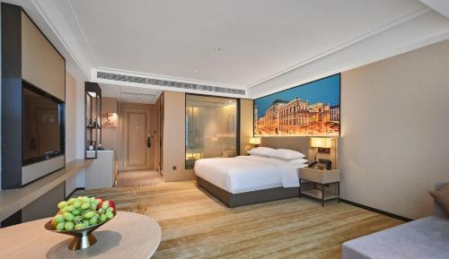Deluxe Queen Room