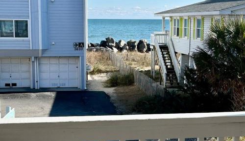 Two-Bedroom Deluxe Apartment with Ocean View