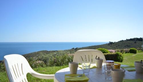 One-Bedroom Apartment with Sea View