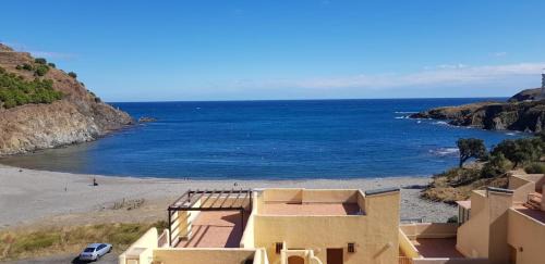 Studio Apartment with Sea View