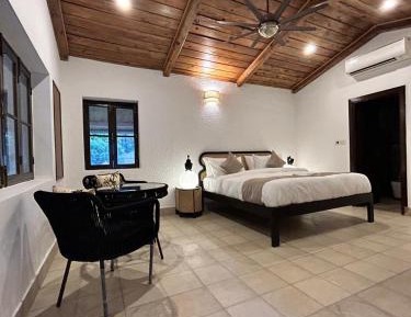 Suite with Garden View