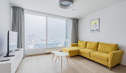 Deluxe One-Bedroom Apartment with Harbor View