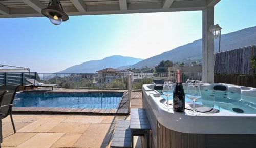 Three-Bedroom Holiday Home 